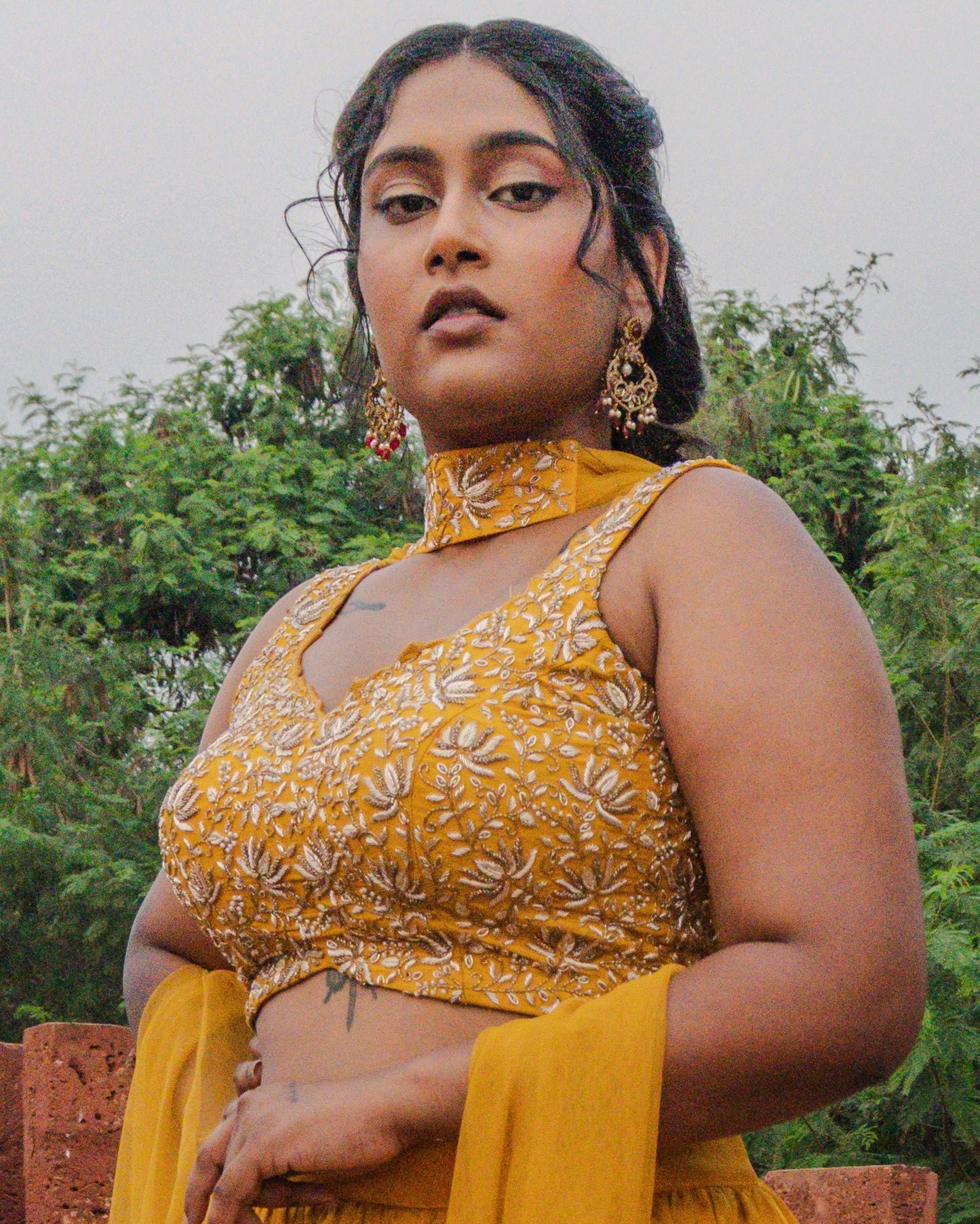 Nalini Curved Hem Blouse + Choker Chunni Bundle
